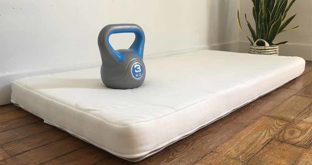 matelas bébé IKEA enfoncement